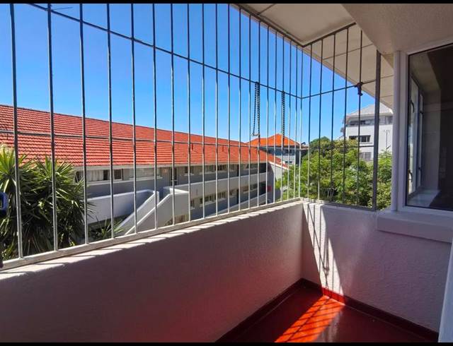 1 BEDROOM PROPERTY TO RENT IN VREDEHOEK
